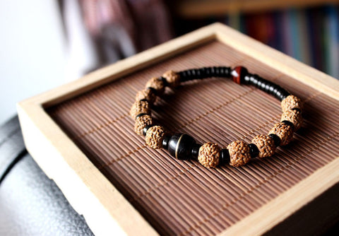I AM STRONG BRACELET